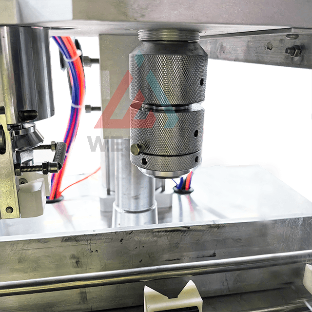 에어로졸 충전 기계의 밀봉 시스템
