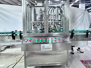 가스 충전물 기계