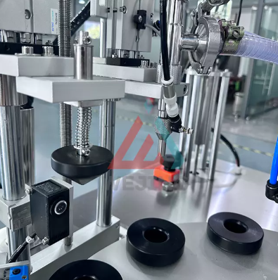 튜브 충진 및 밀봉 기계